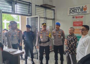 Personel Gabungan Polda Aceh Lakukan Patroli Skala Besar Dalam Pengamanan Pilkada di Lhokseumawe
