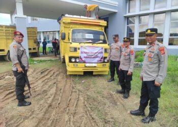 Personel Polres Lhokseumawe Kawal Distribusi Logistik Pemilu ke 12 Kecamatan di Aceh Utara