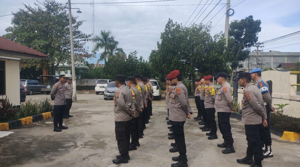 Kapolsek Syamtalira Bayu Lakukan Pengecekan Personel Pengamanan TPS di Mapolsek