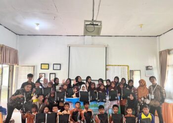Komunitas TurunTangan Lhokseumawe Salurkan Beasiswa Melalui Program EcoScholar
