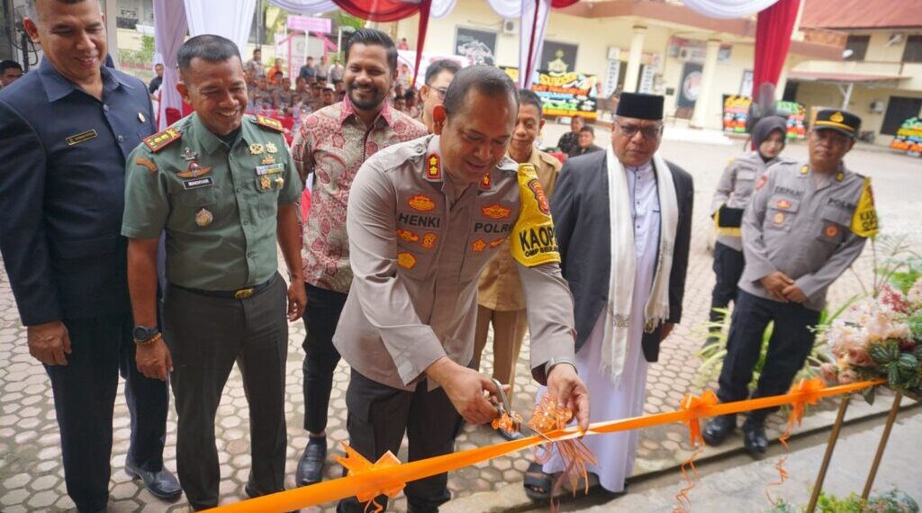 Kapolres Lhokseumawe Pimpin Upacara Pengukuhan Satuan Pamobvit, Momentum Peresmian Kantor Ditandai Pemotongan Pita