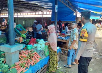 Polsek Muara Satu Lakukan Patroli Dialogis di Pasar Tradisional, Antisipasi Gangguan Kamtibmas