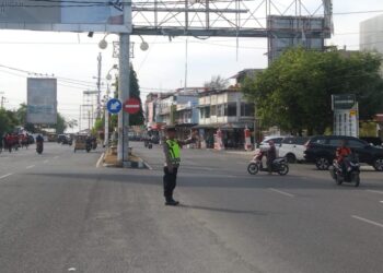 Polsek Banda Sakti Pastikan Kelancaran Lalu Lintas di Simpang BTN Lhokseumawe
