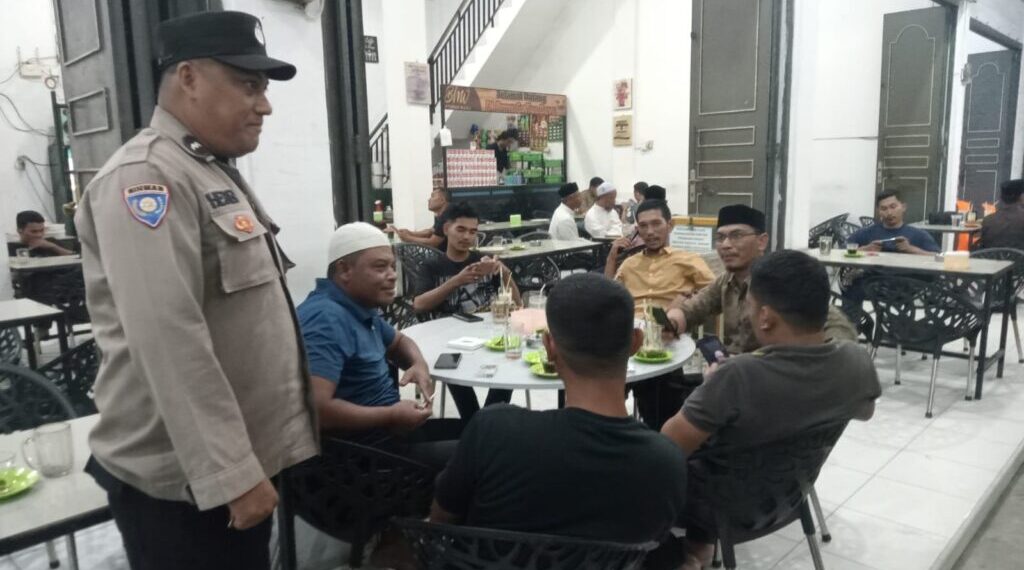Patroli Dialogis Polsek Syamtalira Bayu, Cegah Gangguan Kamtibmas di Lokasi Keramaian