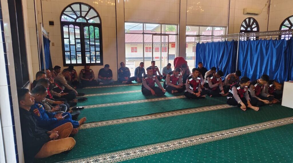 Personel Polres Lhokseumawe Ikuti Binrohtal, Tingkatkan Keimanan dan Karakter Religius