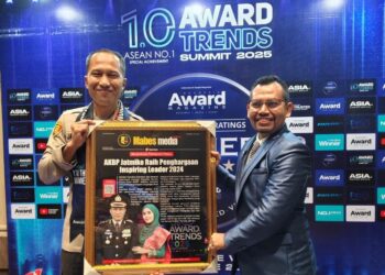 Kapolres Bireuen Terima Penghargaan Inspiring Profesional dan Leadership Award 2024