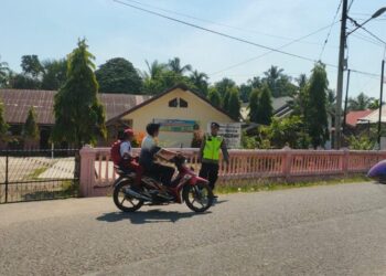 Giat Strong Poin Pagi Polsek Simpang Keuramat, Pengaturan Lalu Lintas di Zona Sekolah