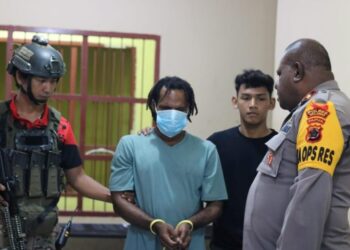 Satu Komplotan KKB Pimpinan Aske Mabel, Nikson Matuan, Digiring ke Polda Papua