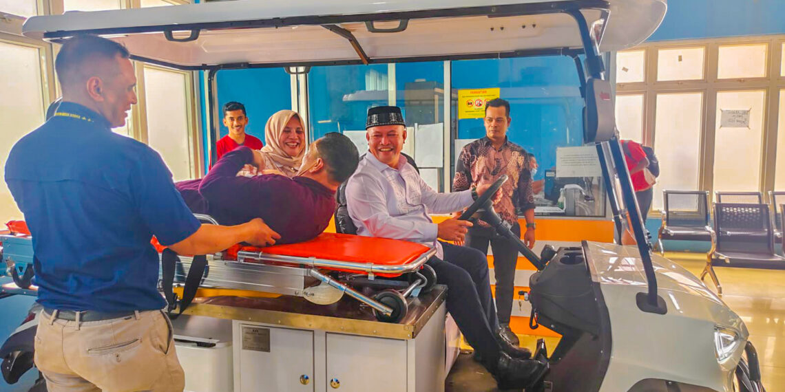 RSUCM Kini Gunakan Mobil Listrik Angkut Pasien, Bupati Ayahwa: Tidak Ada Lagi Brankar Dorong